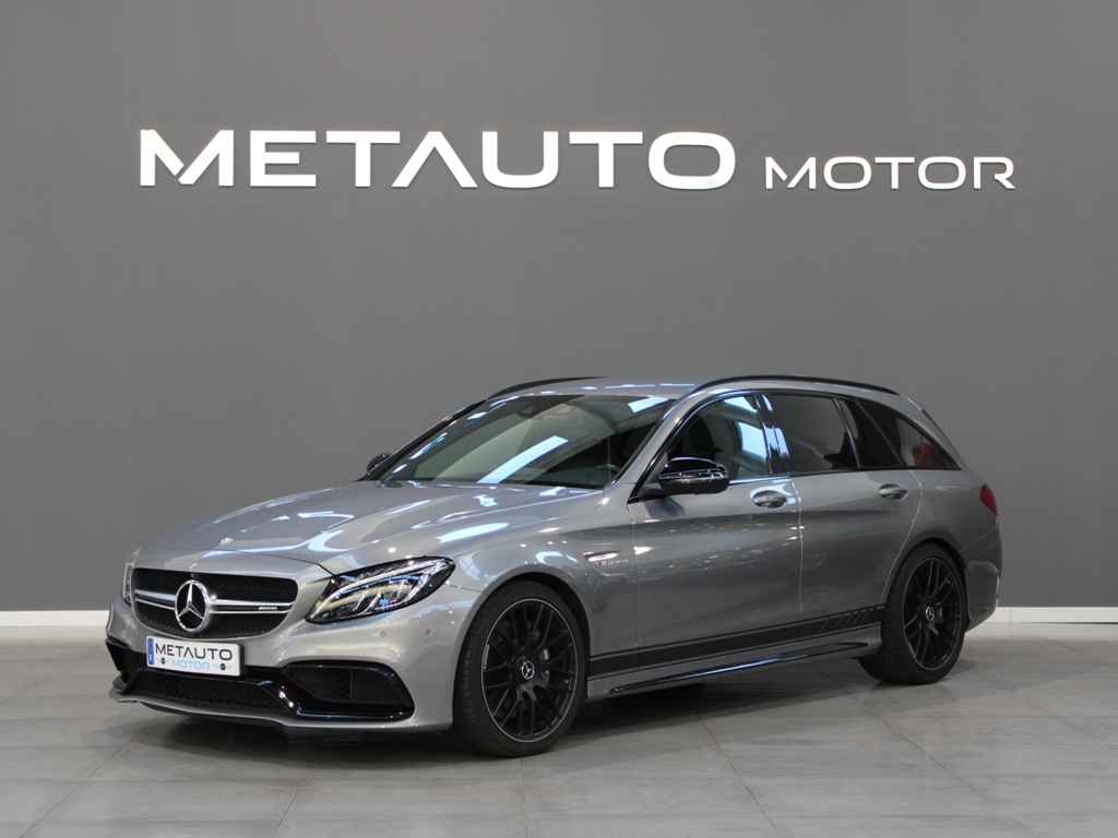 Mercedes Benz C-63 AMG ST V-8 Biturbo 4.0 476 CV