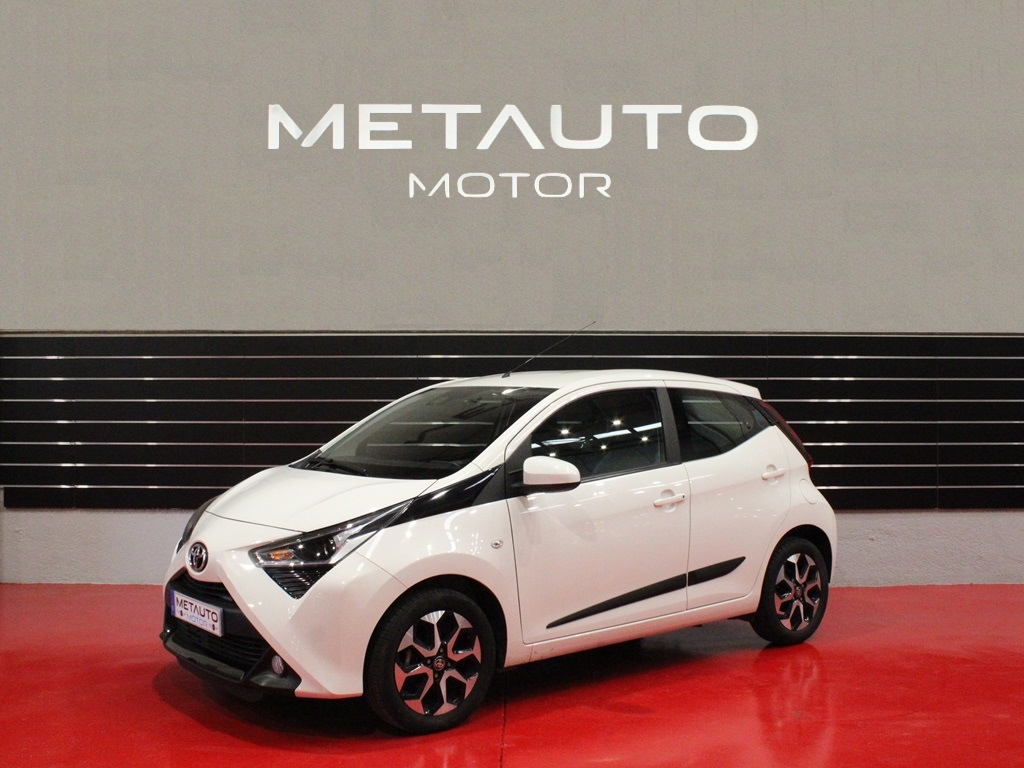 Toyota Aygo 70 X-Play 72 CV￼